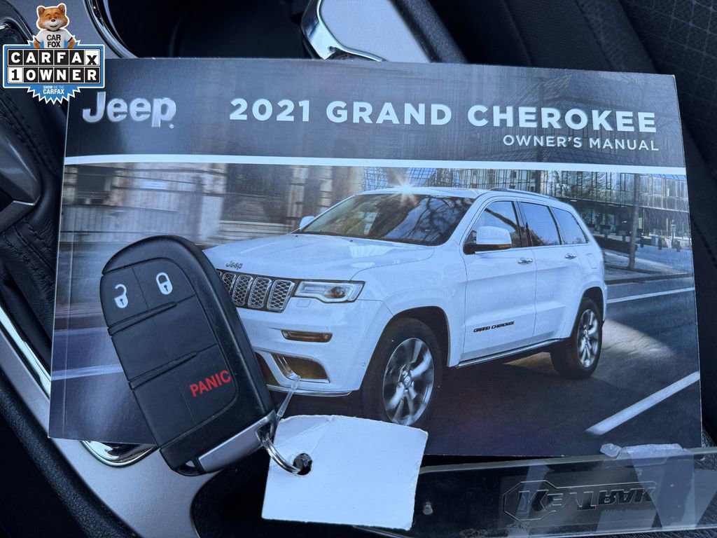 Used 2021 Jeep Grand Cherokee Laredo AWD/4WD image 30