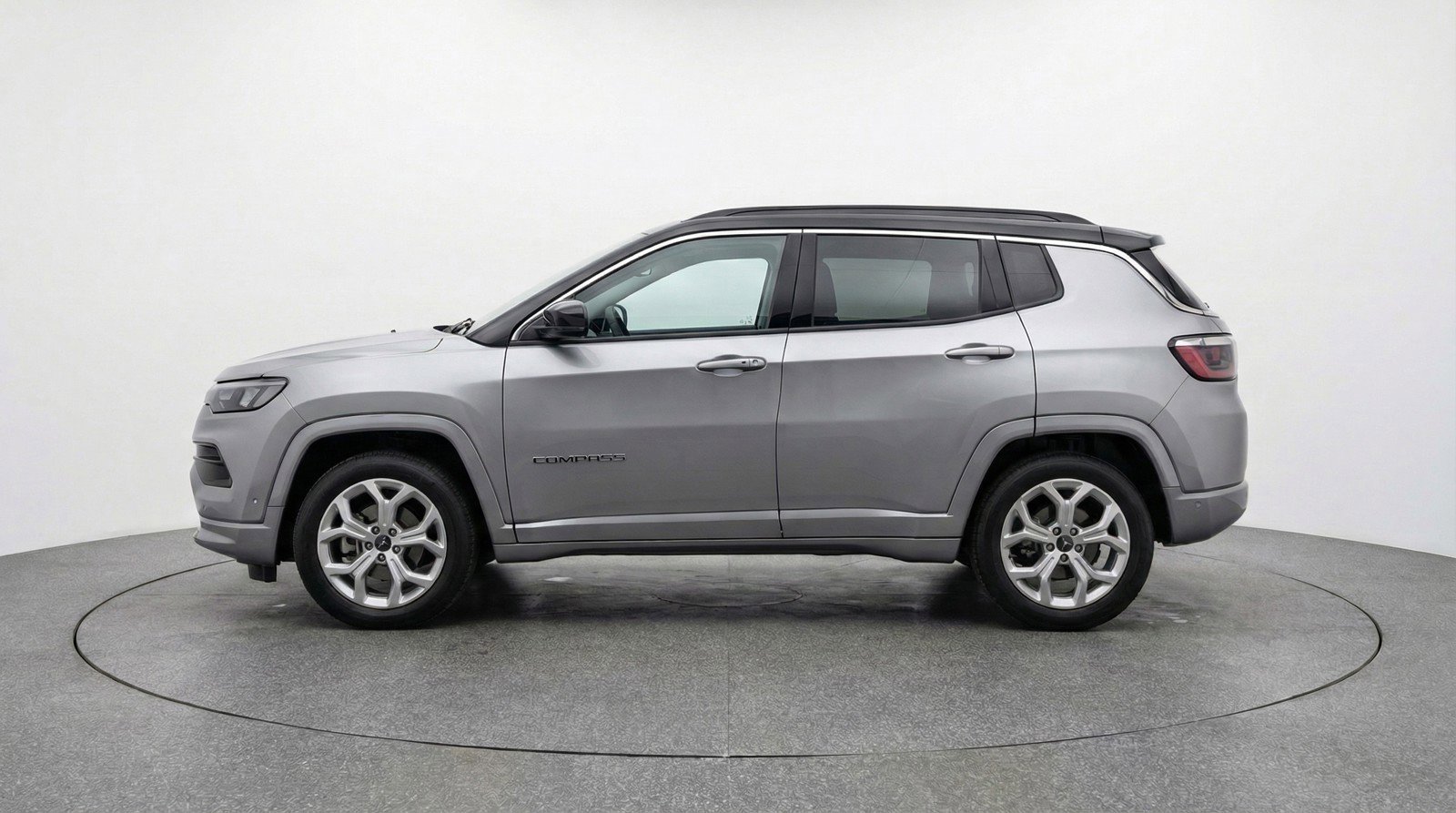 Used 2025 Jeep Compass Latitude image 5