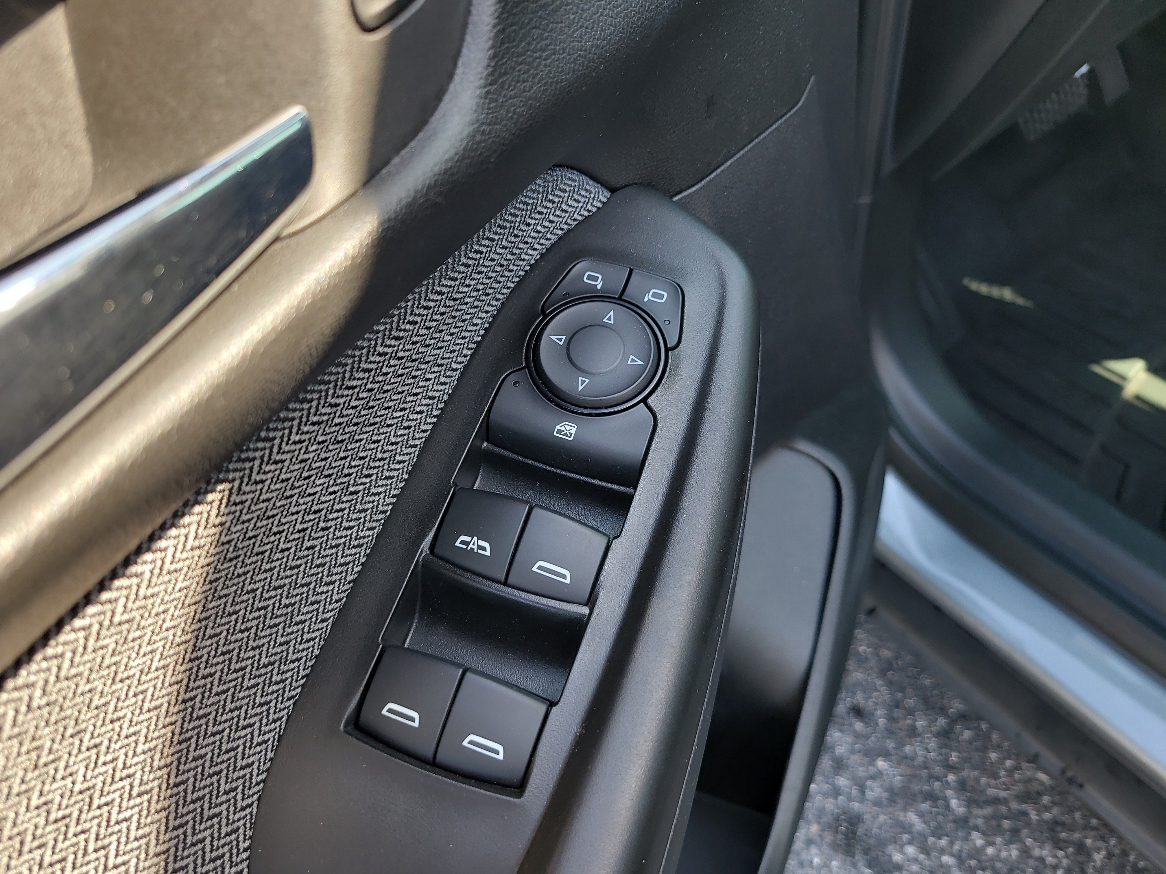Used 2024 Chevrolet TrailBlazer LT w/ Driver Confidence Package FWD image 16