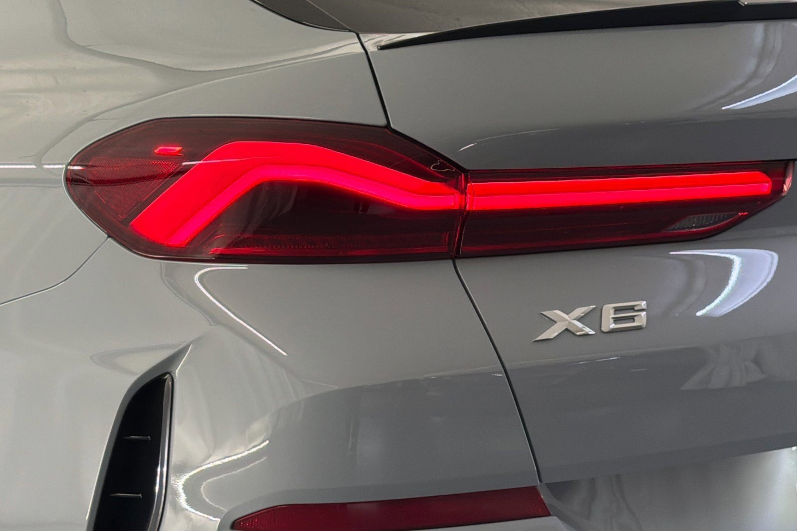 New 2026 BMW X6 xDrive40i w/ Executive Package AWD/4WD image 12
