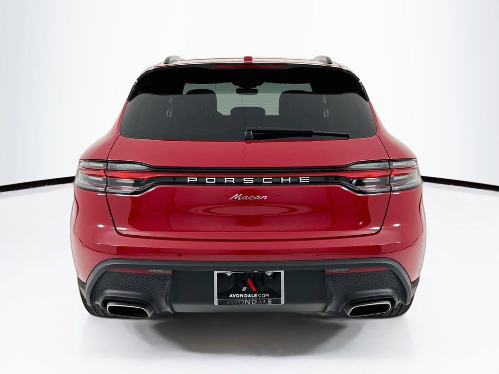 Certified 2025 Porsche Macan AWD/4WD image 10