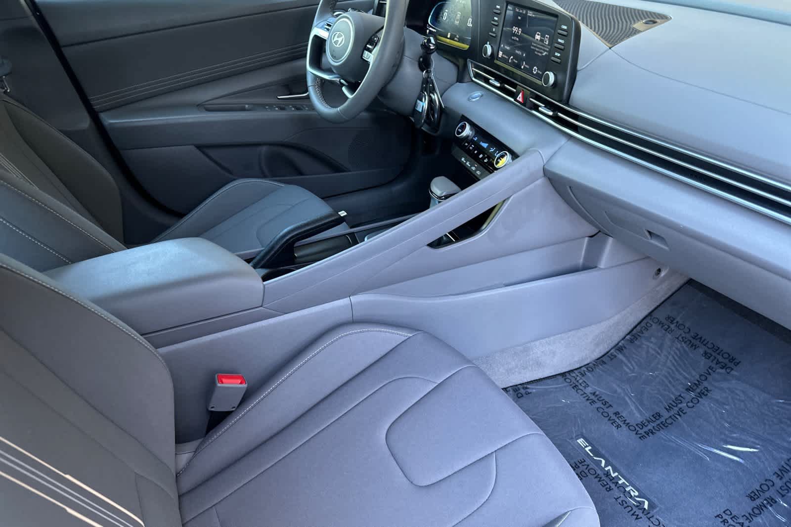 Used 2025 Hyundai Elantra Sport FWD image 16