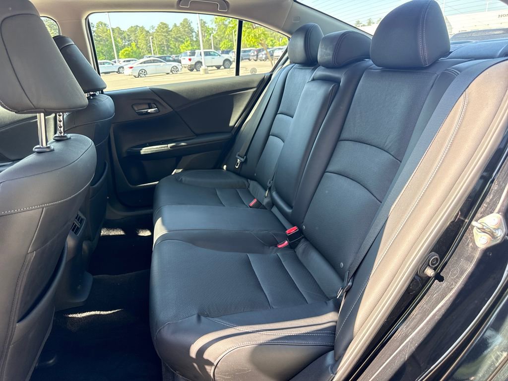 Used 2016 Honda Accord Touring image 30