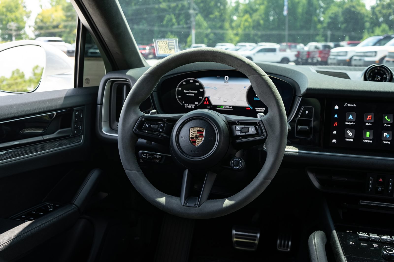 Used 2024 Porsche Cayenne S AWD/4WD image 39