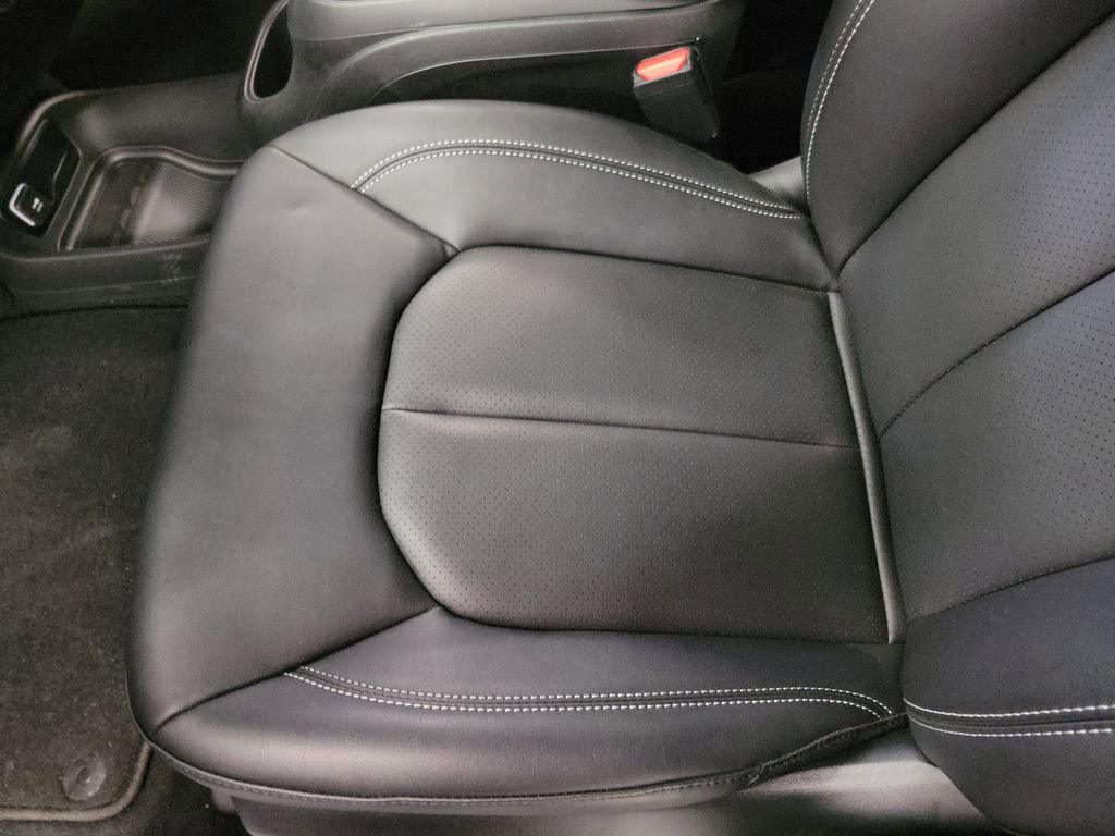 New 2026 Chrysler Pacifica Select w/ S Appearance Package image 18