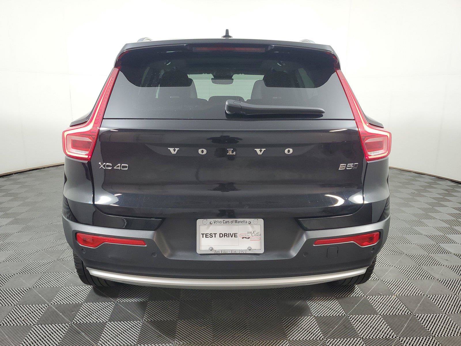 Certified 2024 Volvo XC40 B5 Plus w/ Protection Package Premier AWD/4WD image 5