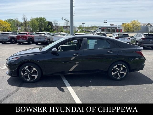 Used 2023 Hyundai Elantra SEL w/ Convenience Package FWD image 3