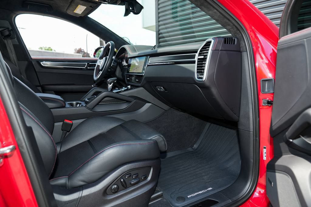 Certified 2023 Porsche Cayenne GTS AWD/4WD image 35