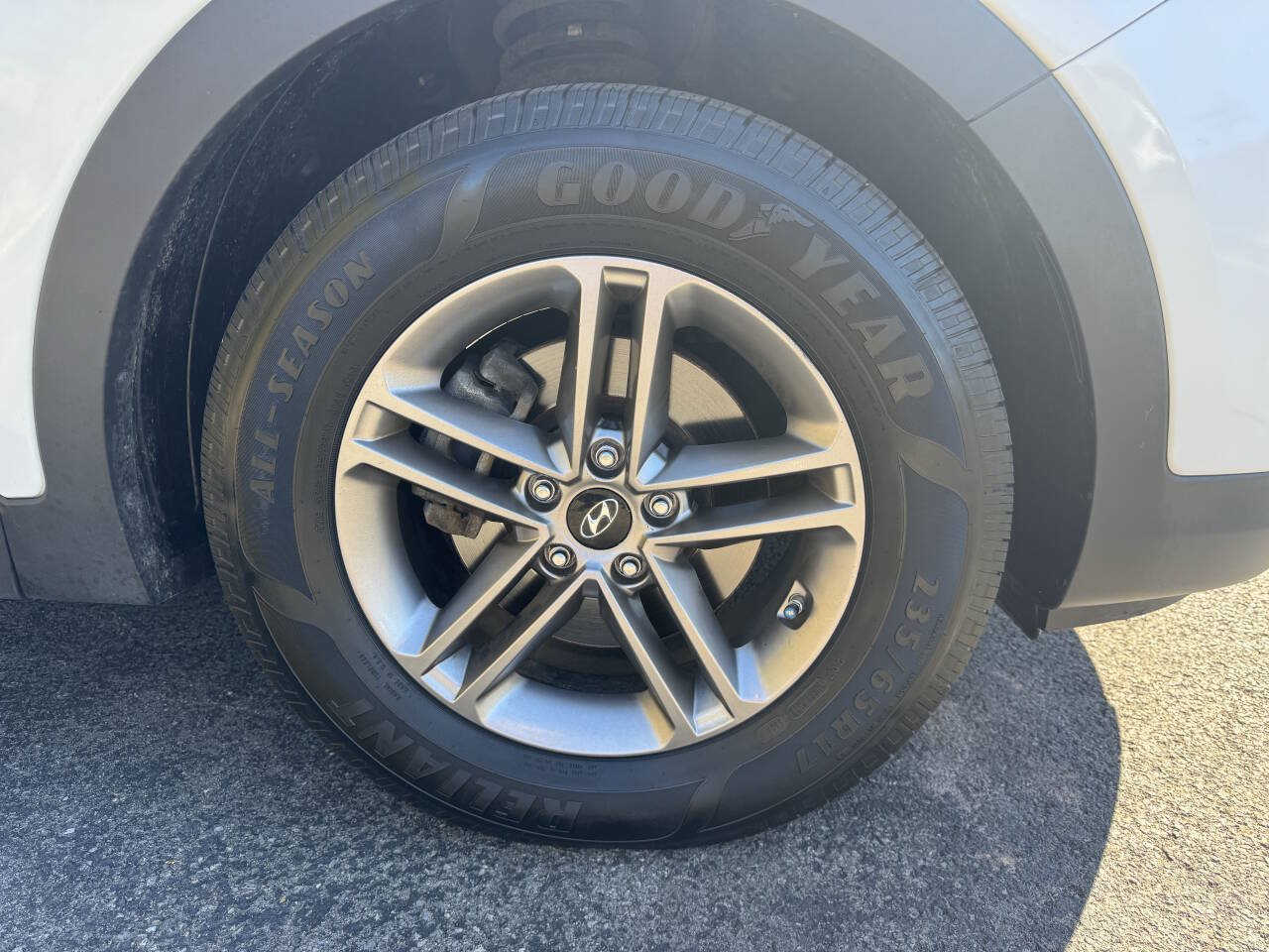 Used 2017 Hyundai Santa Fe Sport AWD/4WD image 4