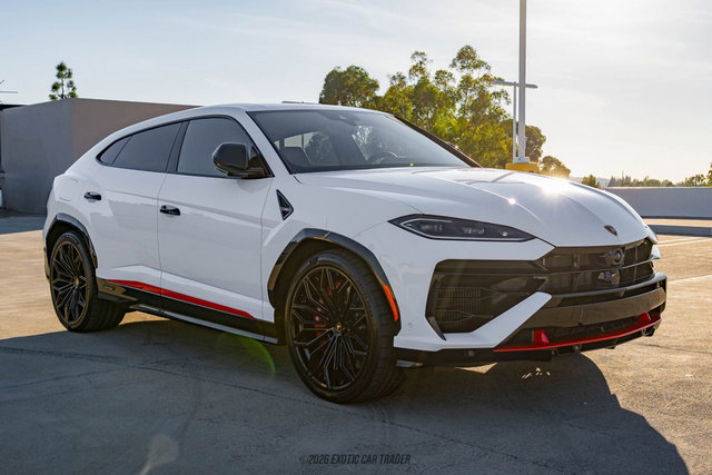 Used 2025 Lamborghini Urus SE AWD/4WD image 12