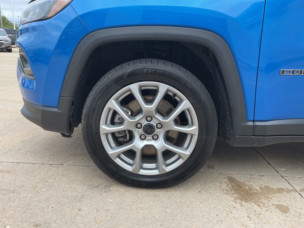 Used 2025 Jeep Compass Limited AWD/4WD image 15