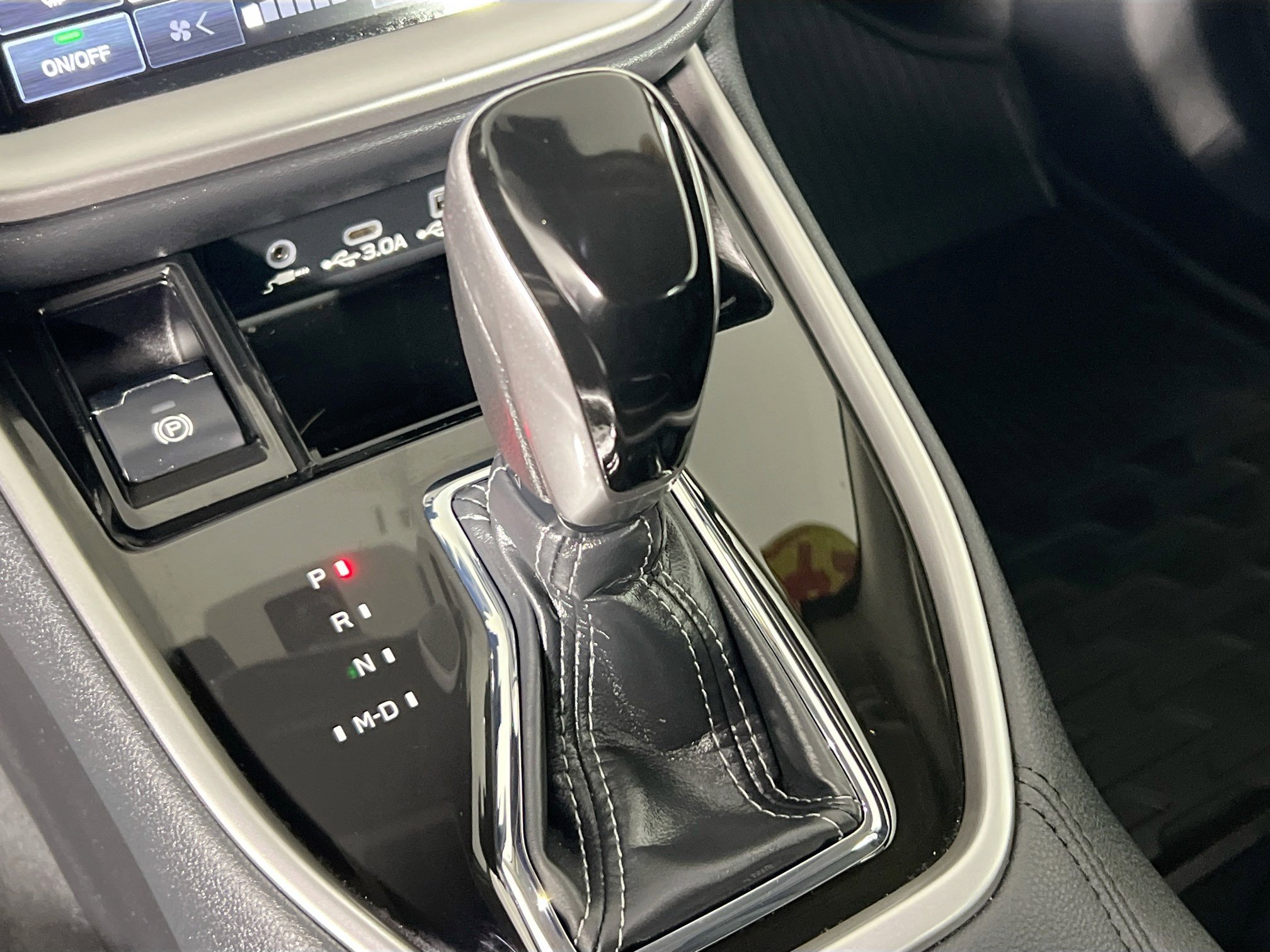 Used 2024 Subaru Legacy Limited w/ Popular Package #2 image 25