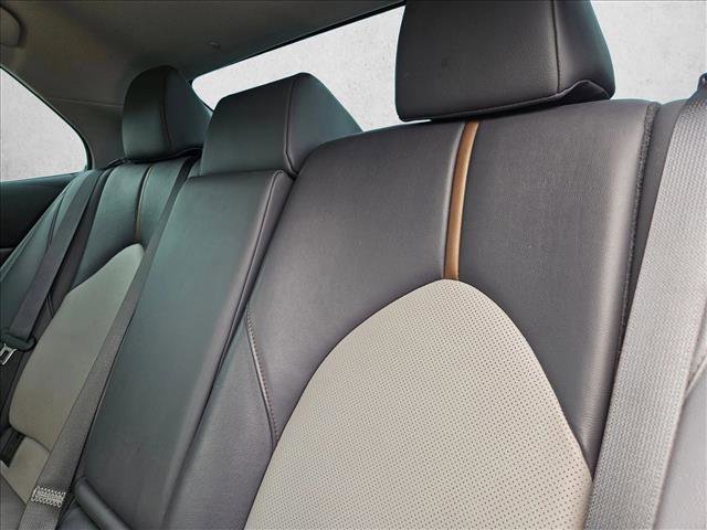 Used 2020 Toyota Camry XLE FWD image 11