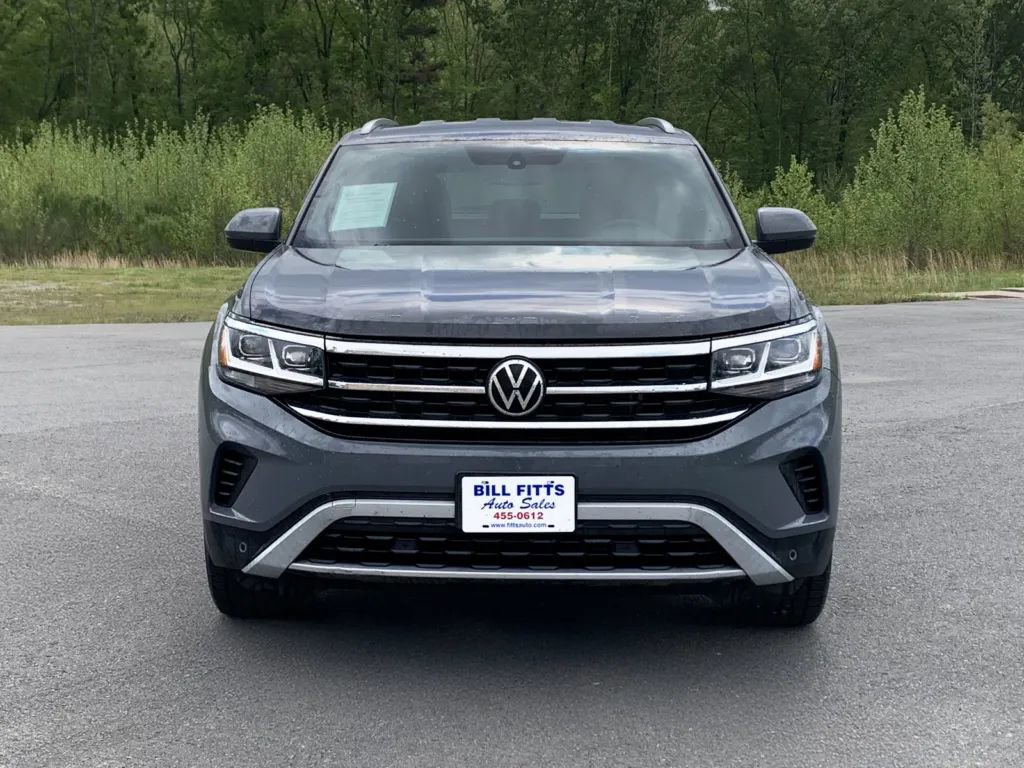 Used 2021 Volkswagen Atlas Cross Sport SE image 2