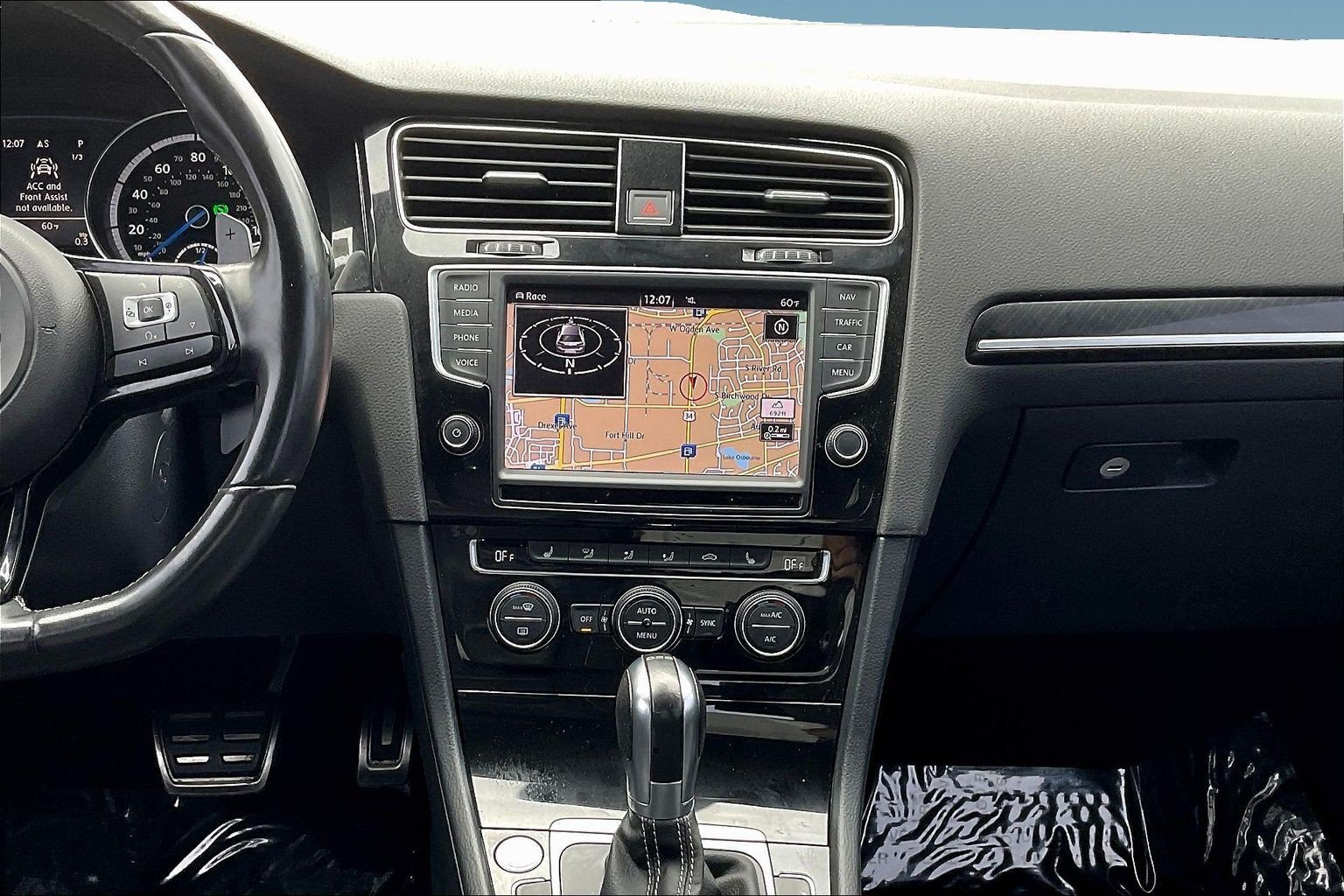 Used 2016 Volkswagen Golf R 4-Door AWD/4WD image 9