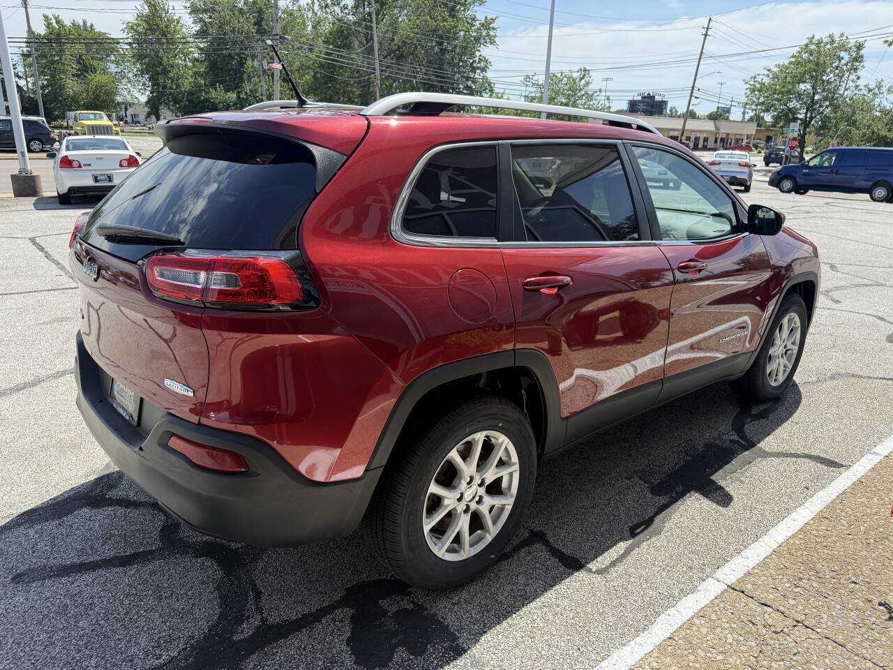 Used 2014 Jeep Cherokee Latitude w/ Cold Weather Group AWD/4WD image 9