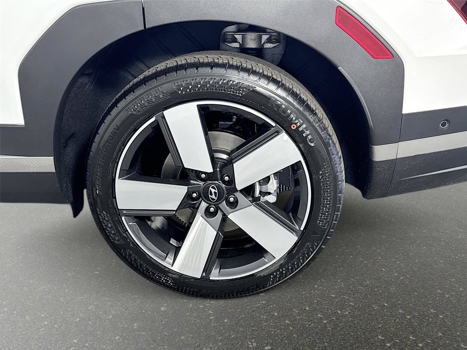 New 2026 Hyundai Santa Fe Limited FWD image 33