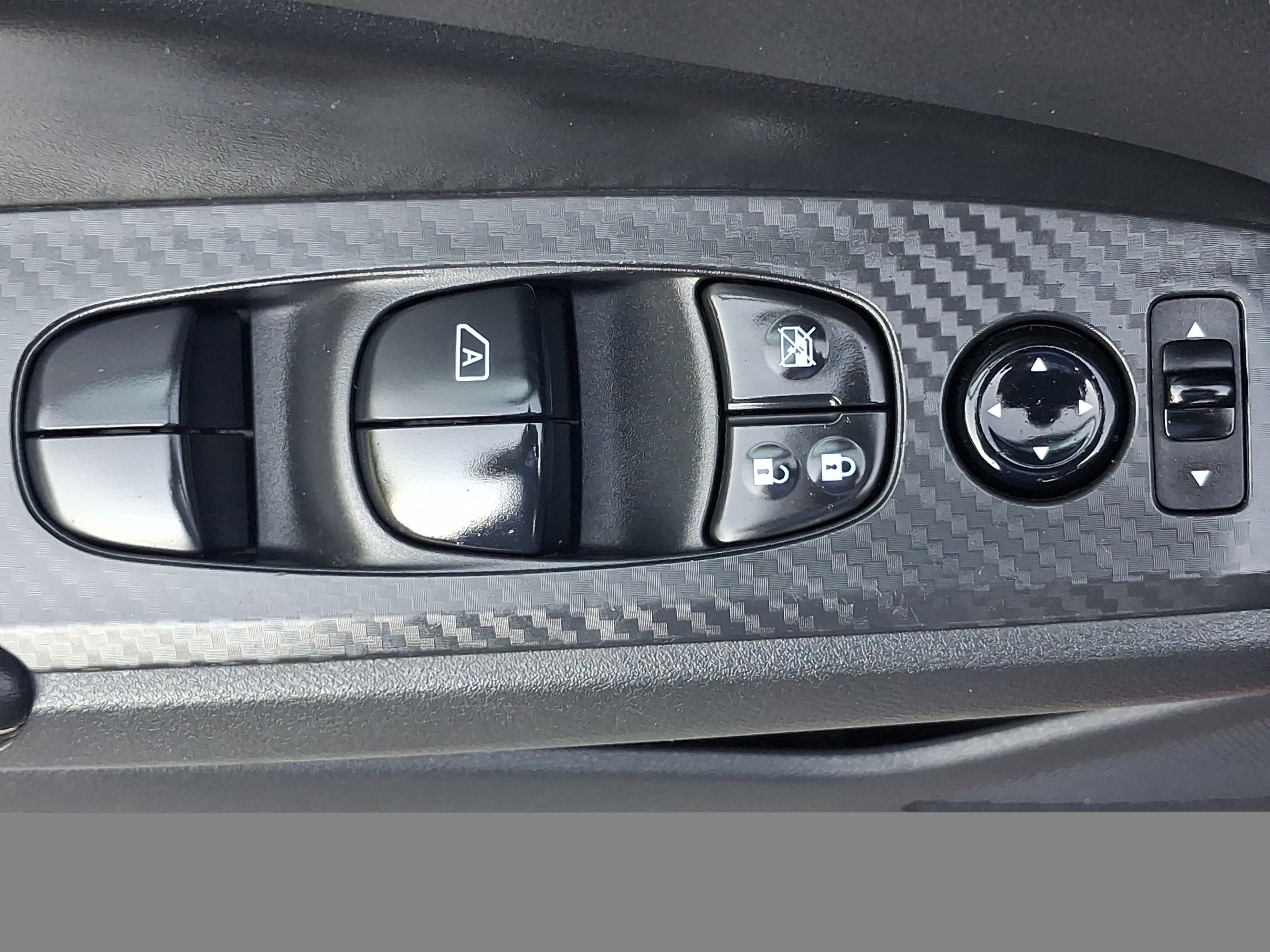 Used 2025 Nissan Altima 2.5 SV FWD image 33