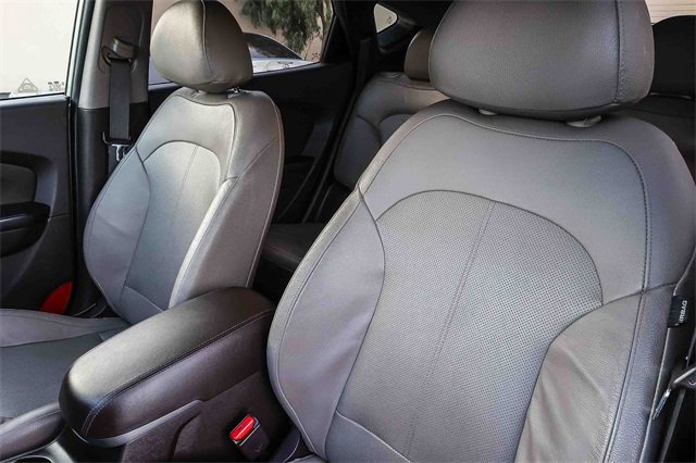 Used 2015 Hyundai Tucson Limited image 28