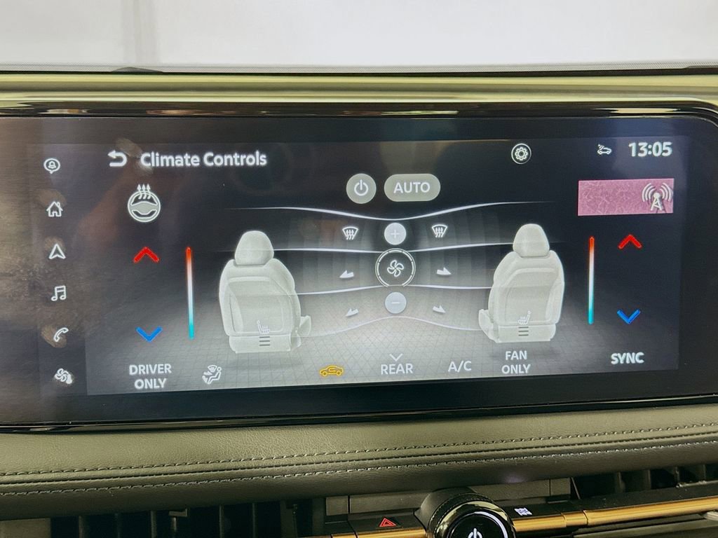 Used 2023 Nissan Ariya AWD image 30