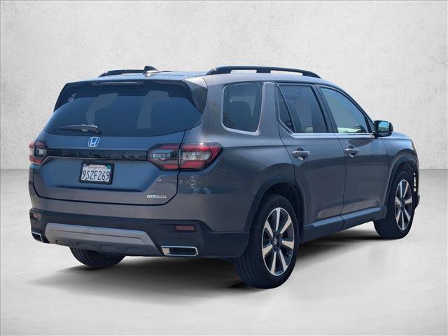 Used 2025 Honda Pilot Touring image 5