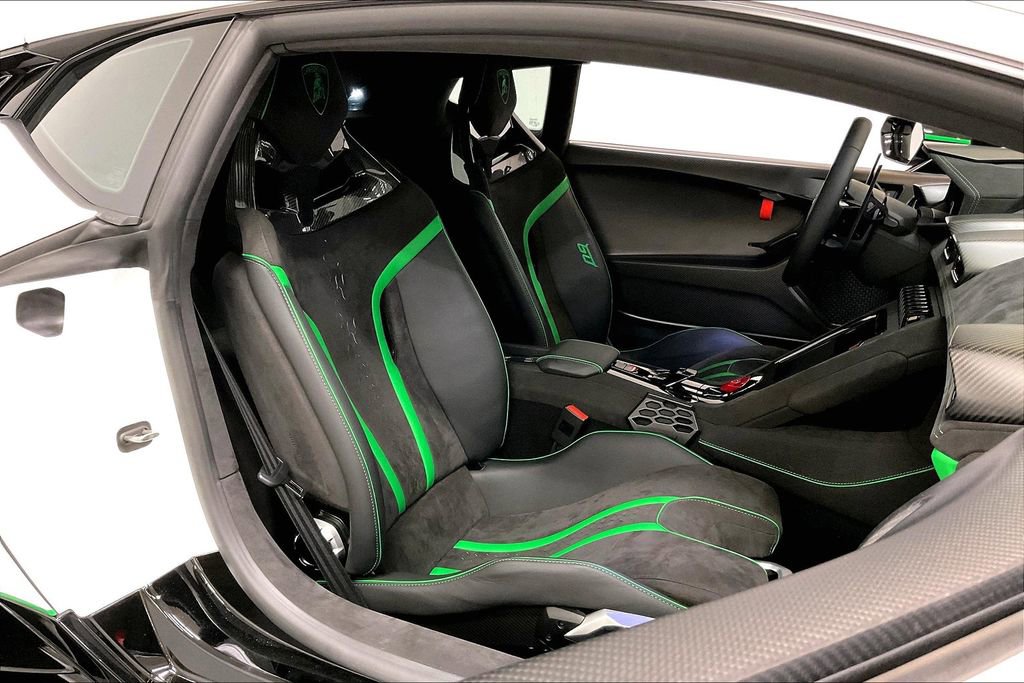 Used 2023 Lamborghini Huracan Tecnica image 14