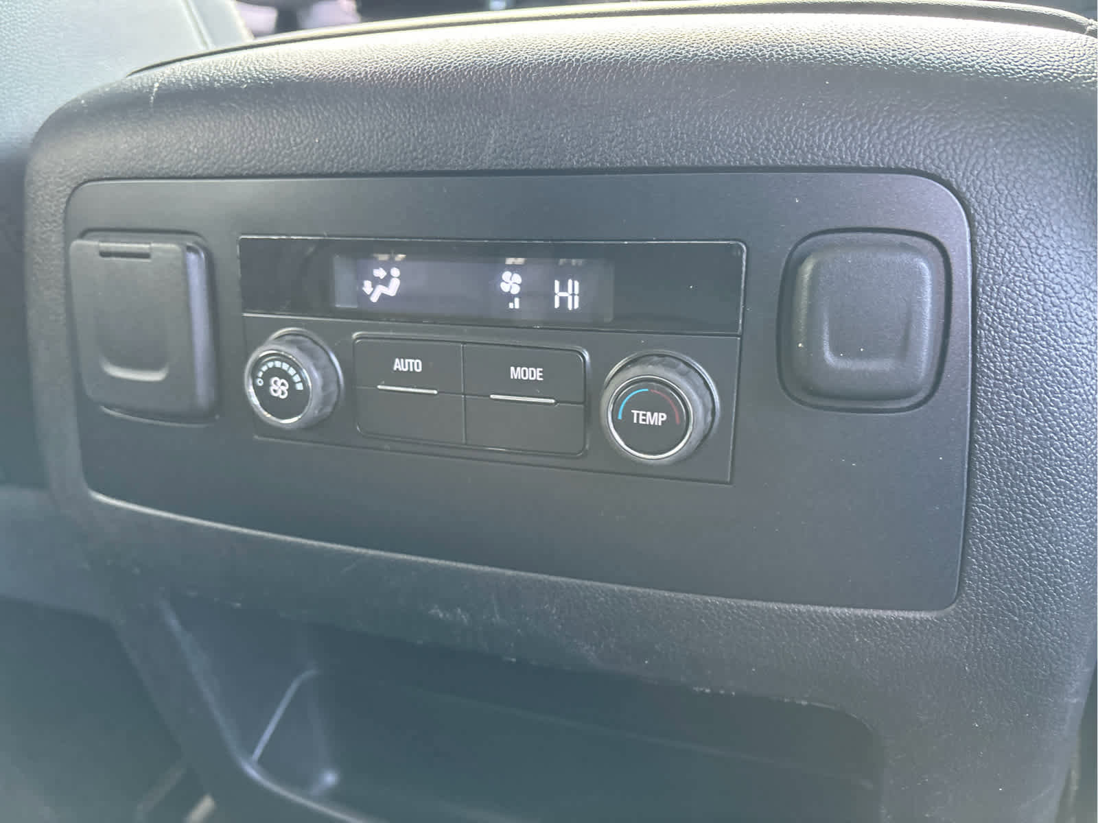 Used 2016 Chevrolet Tahoe LT image 26