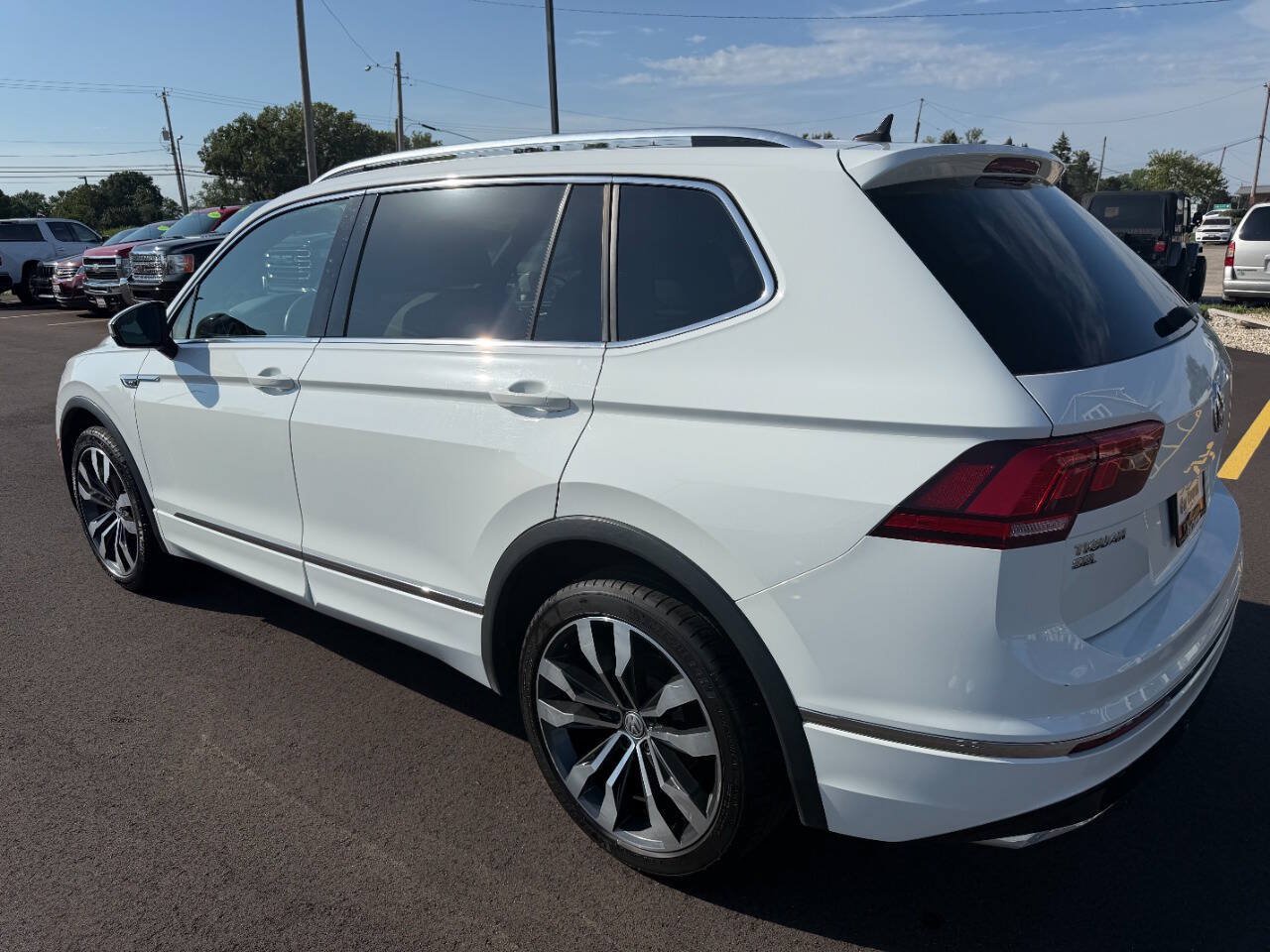 Used 2019 Volkswagen Tiguan SEL Premium R-Line AWD/4WD image 3