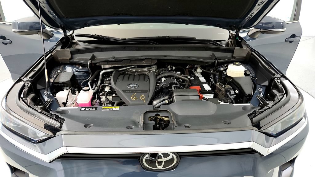Certified 2024 Toyota Grand Highlander AWD image 15