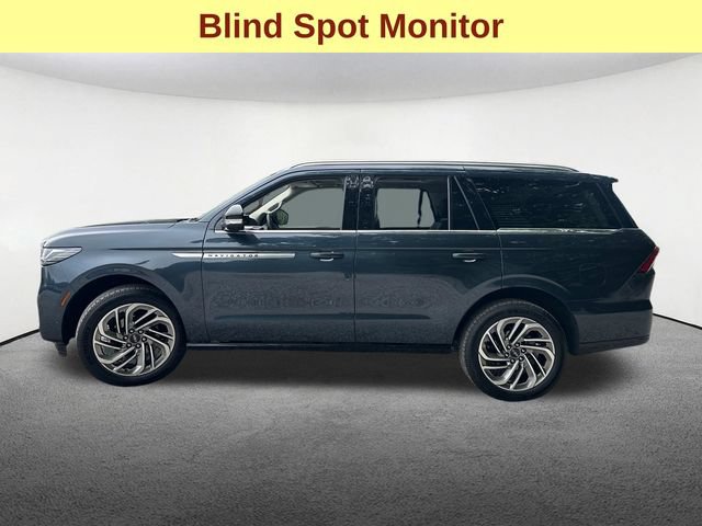 Used 2025 Lincoln Navigator Reserve AWD/4WD image 6