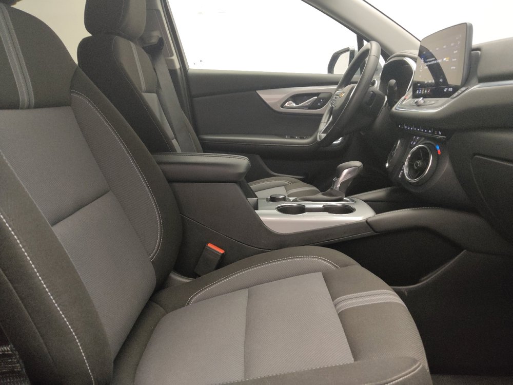 Used 2025 Chevrolet Blazer LT AWD/4WD image 21
