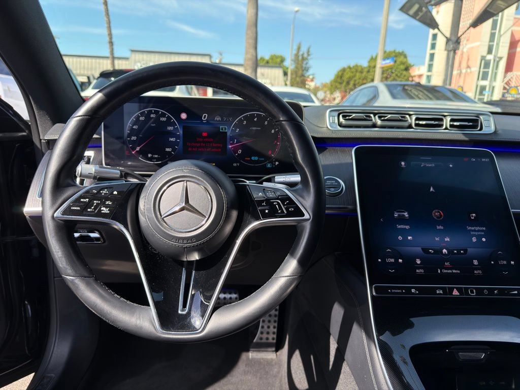 Used 2022 Mercedes-Benz S 500 4MATIC w/ AMG Line Package image 21