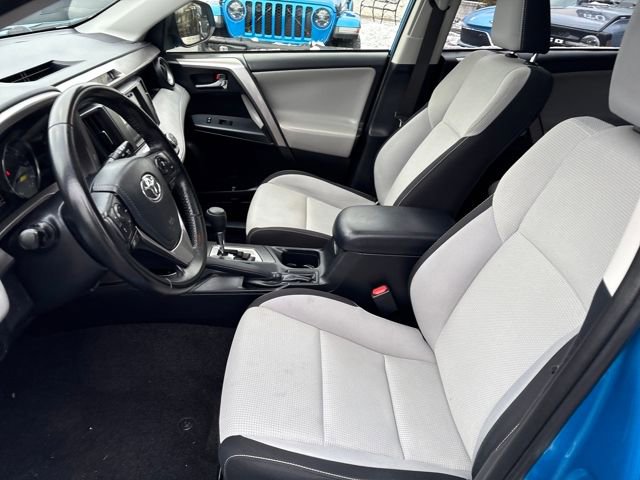 Used 2018 Toyota RAV4 XLE image 9