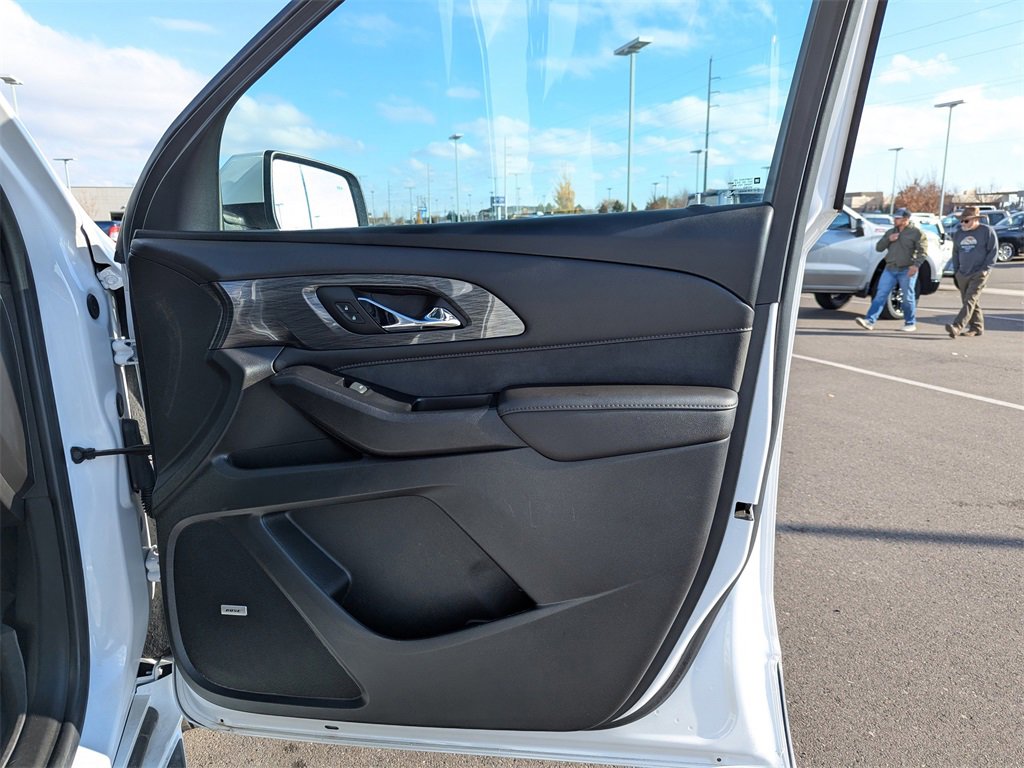 Used 2023 Chevrolet Traverse High Country w/ LPO, 'HIT The Road' Package image 41