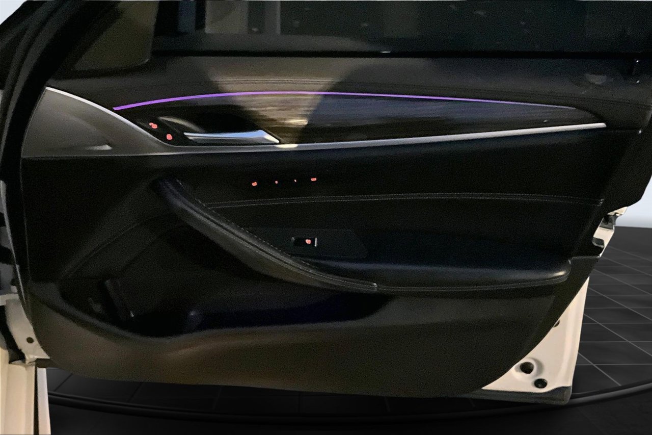 Used 2018 BMW 540i image 28