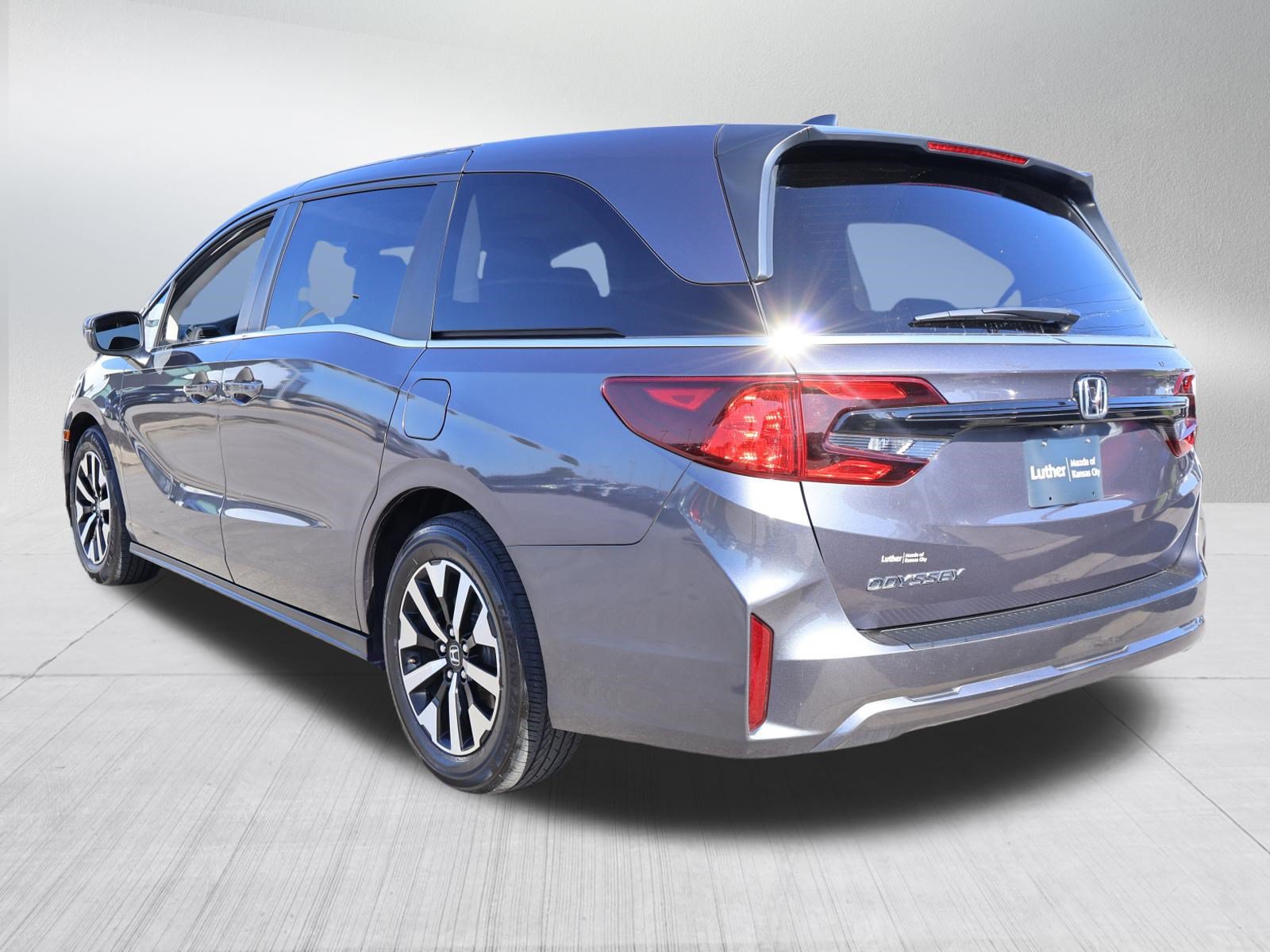 Used 2025 Honda Odyssey EX-L image 5