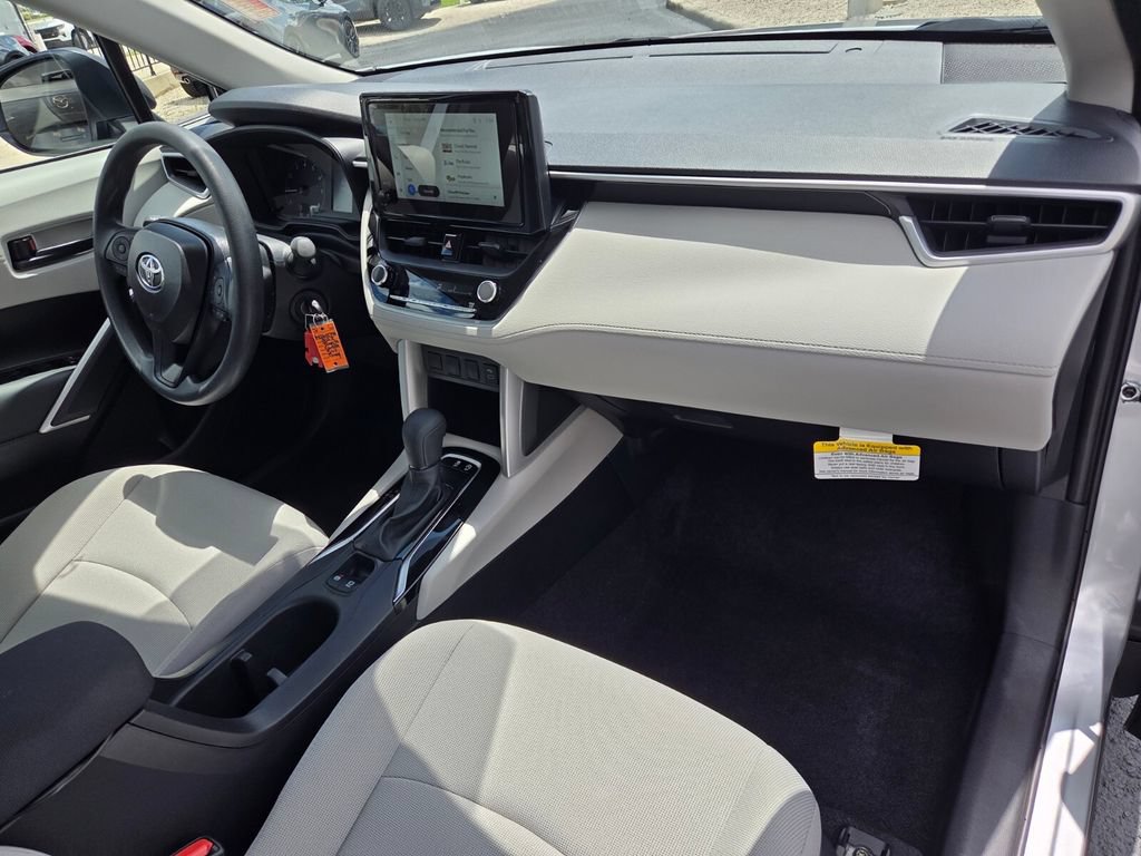 Used 2025 Toyota Corolla Cross L FWD image 15