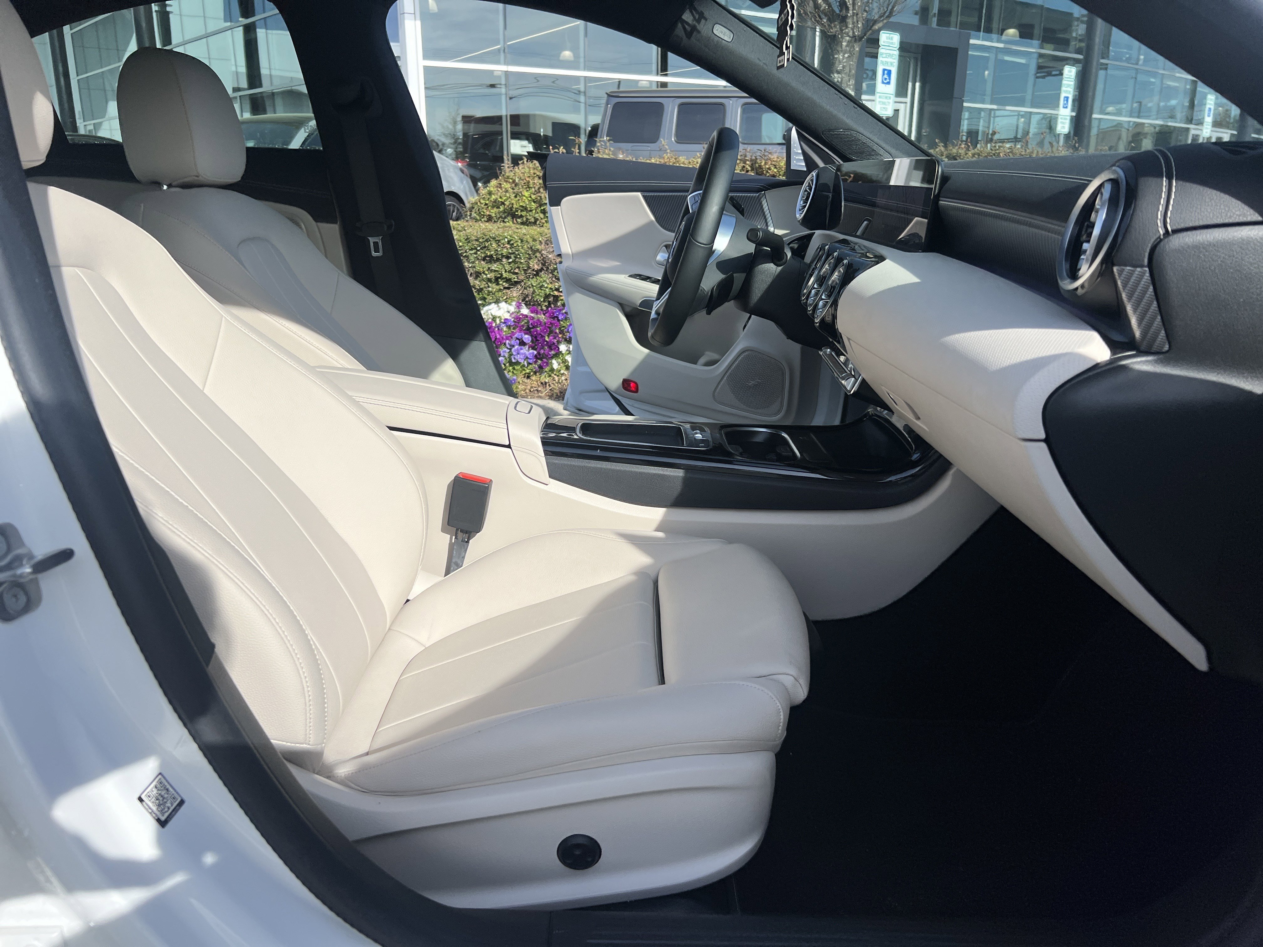 Used 2025 Mercedes-Benz CLA 250 image 35