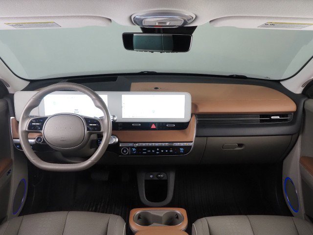 Used 2024 Hyundai Ioniq 5 Limited image 3