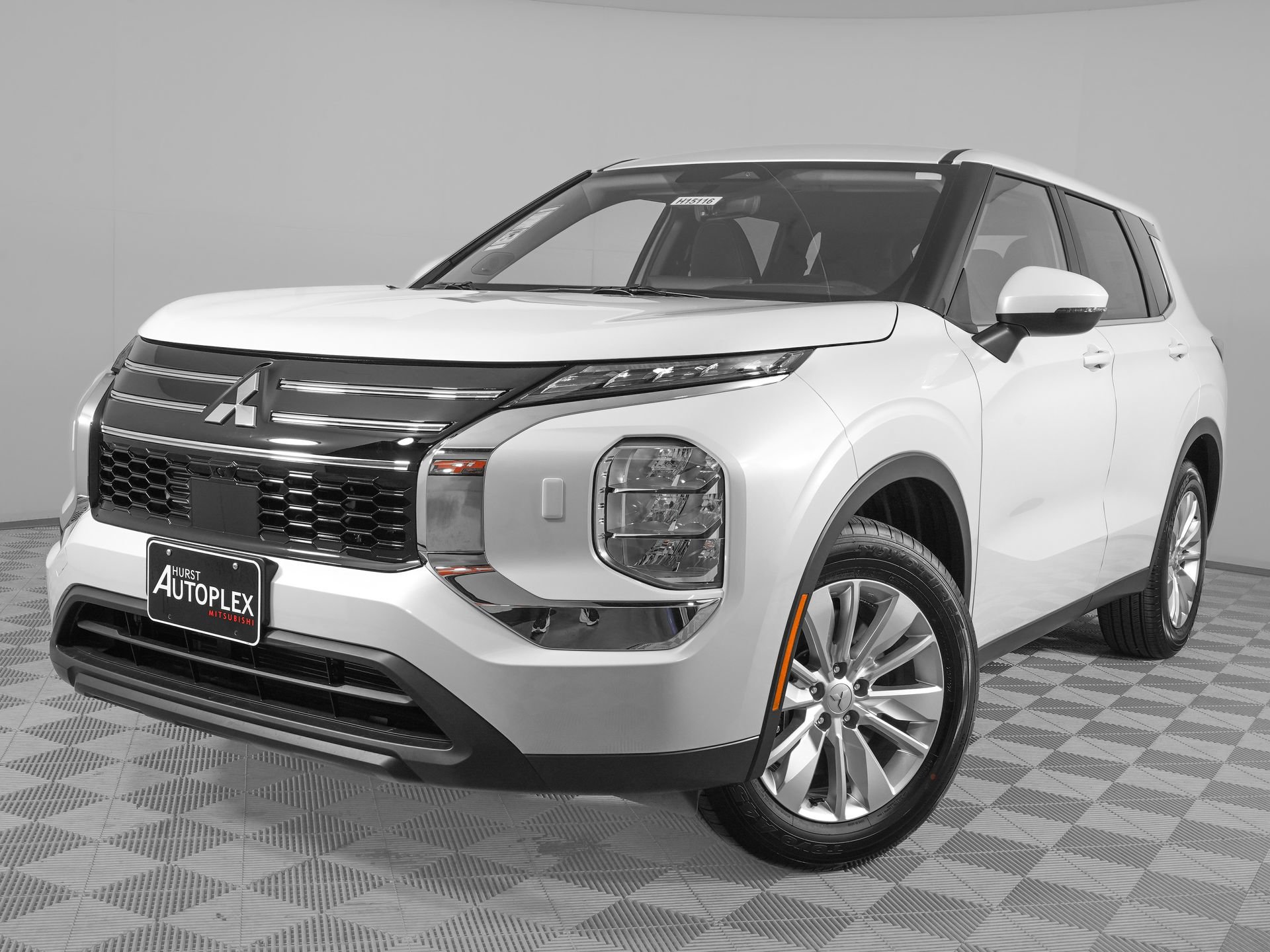 New 2026 Mitsubishi Outlander ES AWD/4WD image 2