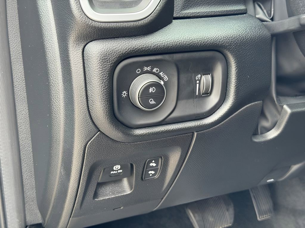 Used 2022 RAM 1500 Big Horn AWD/4WD image 14