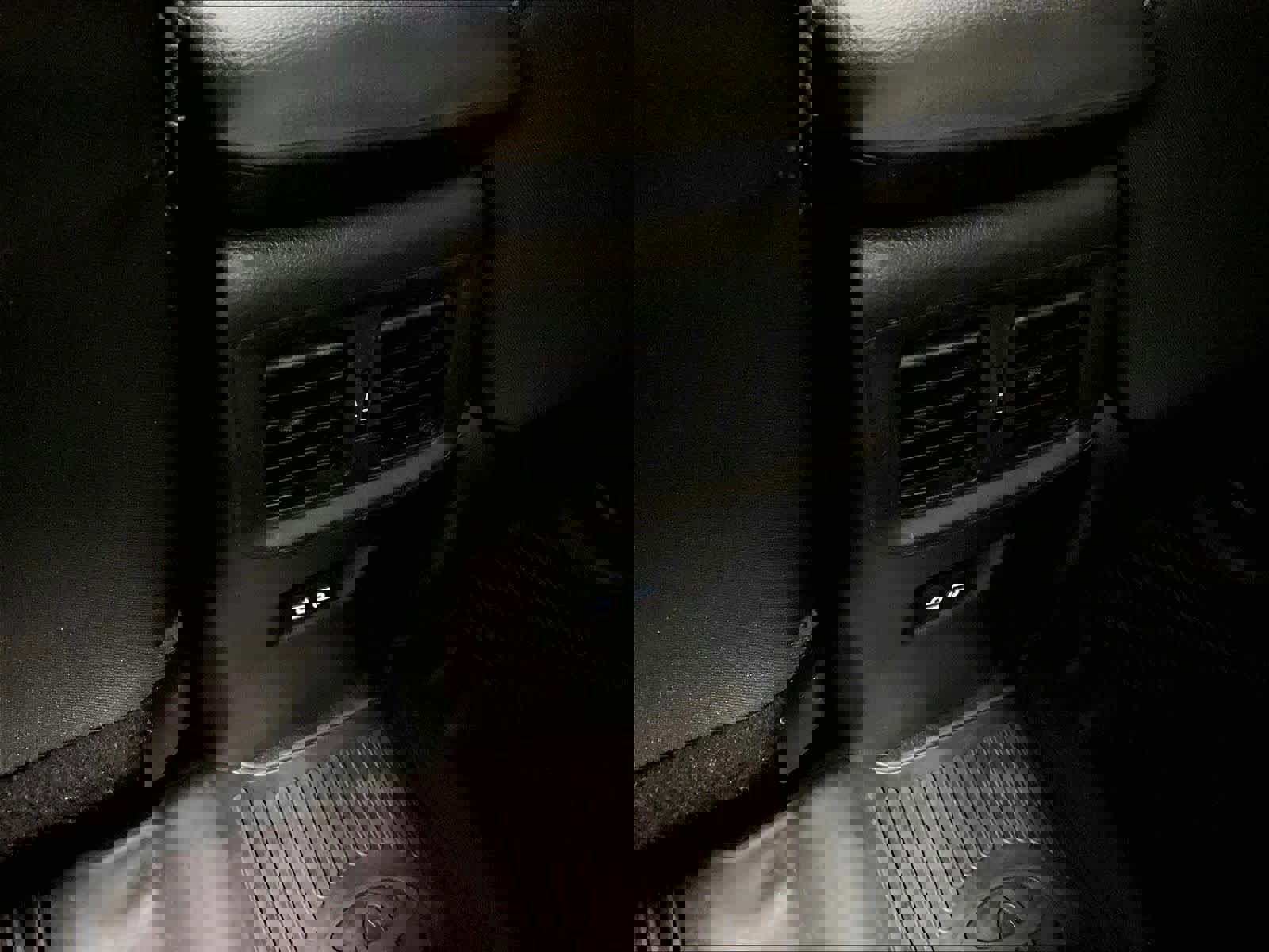 Used 2023 Toyota RAV4 XLE w/ Convenience Package image 28