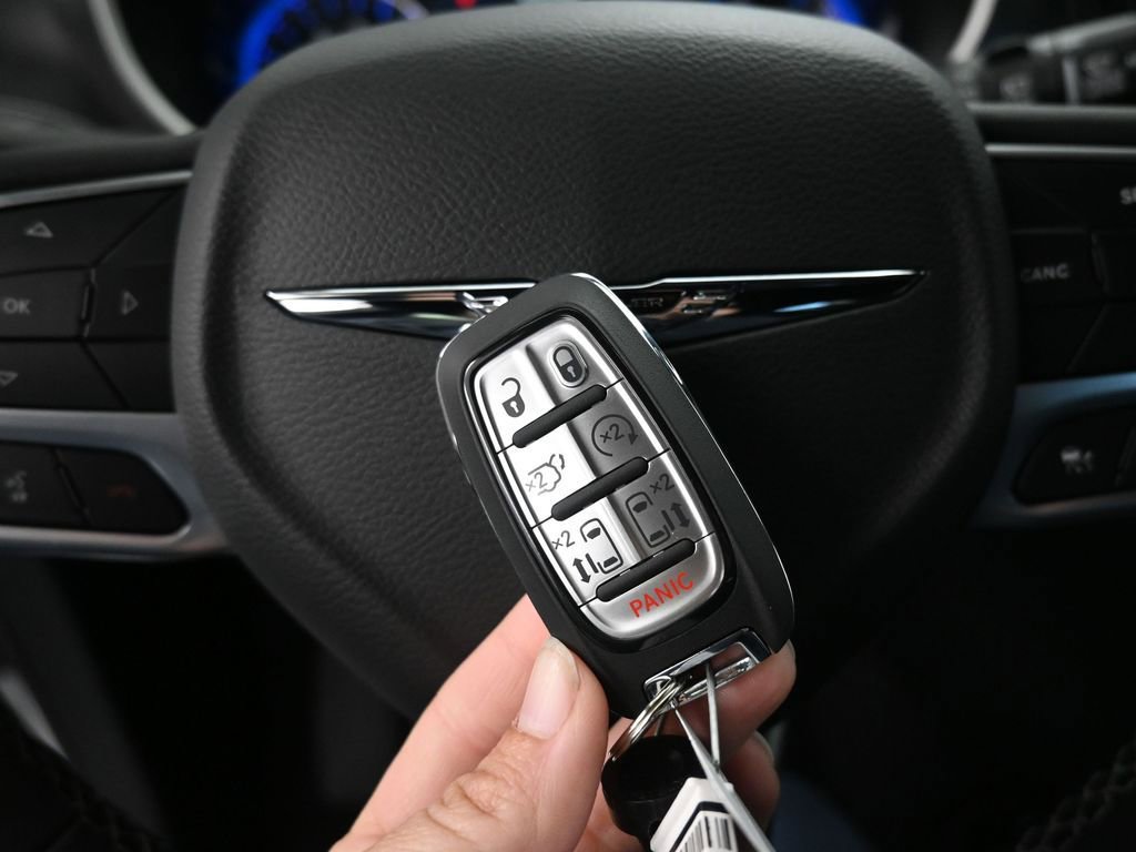 New 2026 Chrysler Pacifica Select image 36