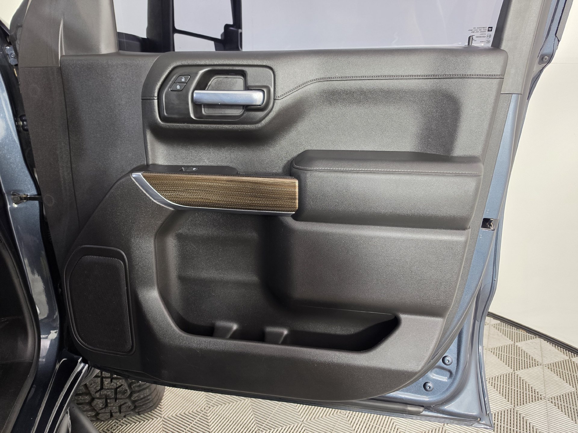 Used 2020 Chevrolet Silverado 1500 RST w/ All-Star Edition AWD/4WD image 32