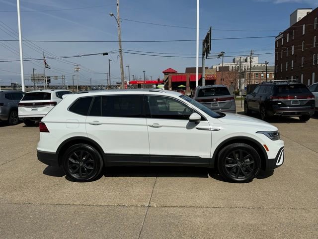 Certified 2024 Volkswagen Tiguan SE image 6
