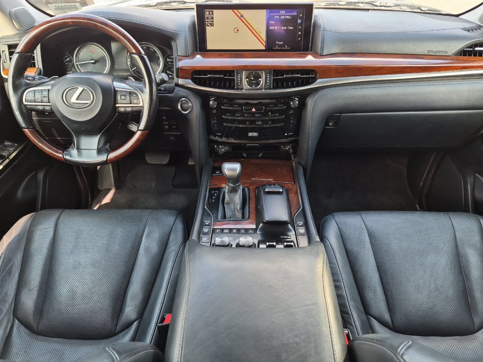 Used 2016 Lexus LX 570 4WD w/ Luxury Package image 12