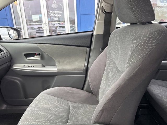 Used 2013 Toyota Prius V Three image 39