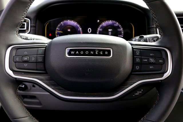 Used 2023 Jeep Wagoneer L Series III w/ Premium Group I AWD/4WD image 11