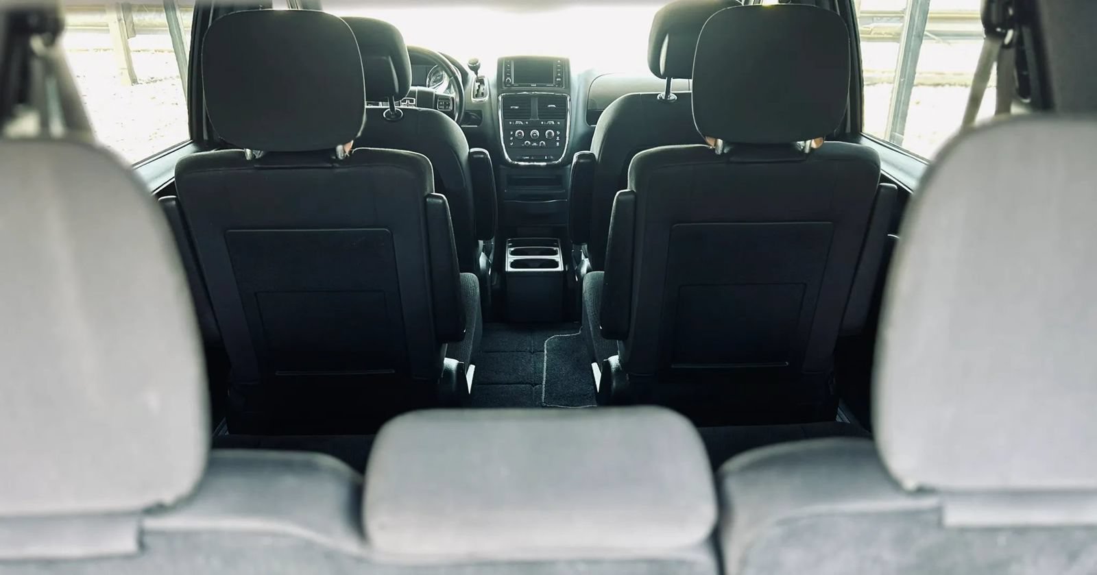Used 2018 Dodge Grand Caravan SE FWD image 24