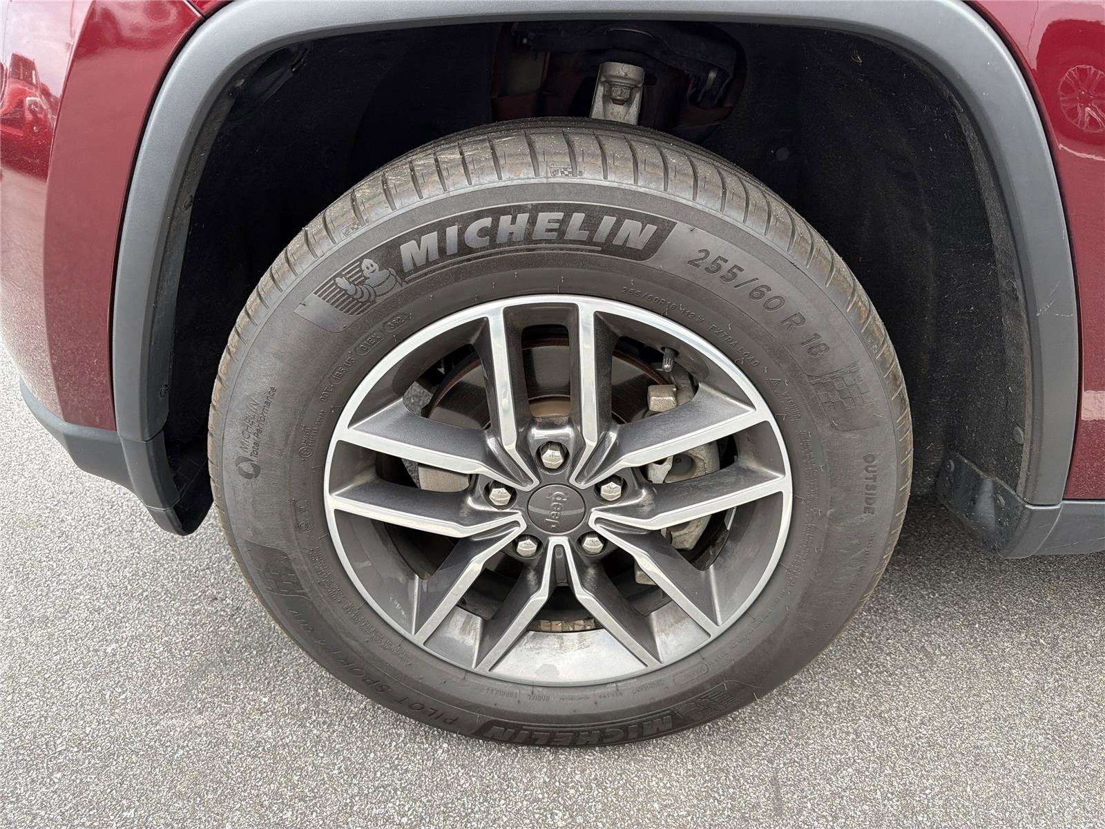 Used 2019 Jeep Grand Cherokee Limited AWD/4WD image 7